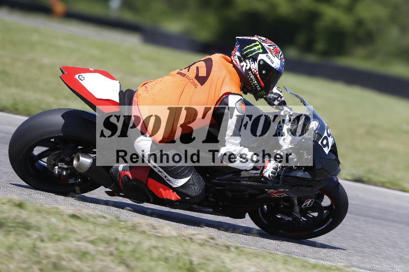 Archiv-2025/13 01.05.2025 Speer Racing ADR/Gruppe gelb/backside